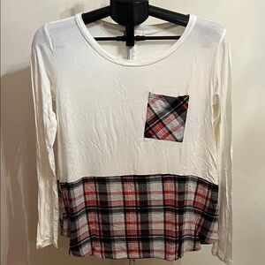 NWT Hailey & Co Stylish White Long Sleeve Top with Plaid Details